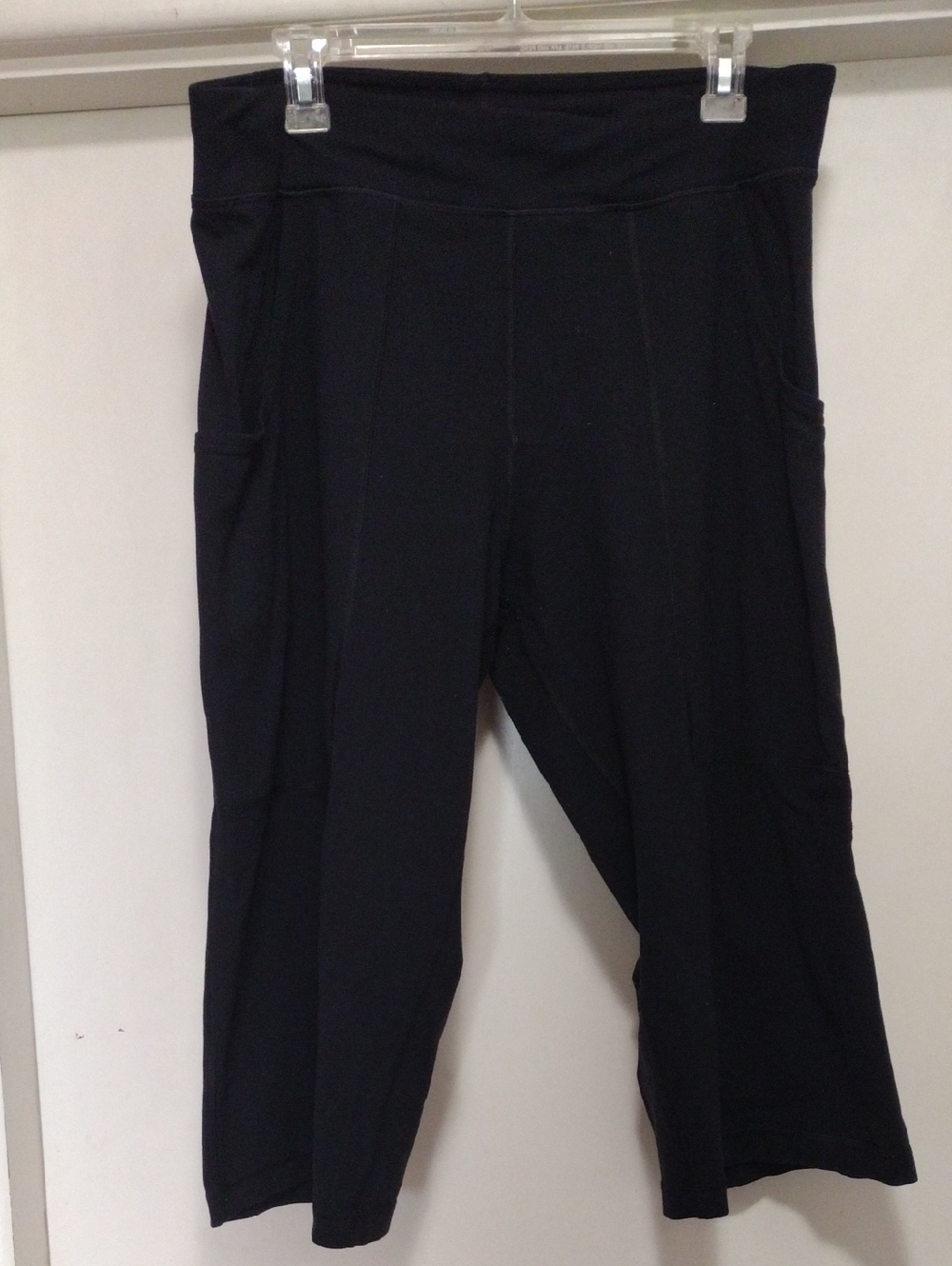 lululemon athletica Black Cropped High-Rise Capri Leggings Clam diggers XL